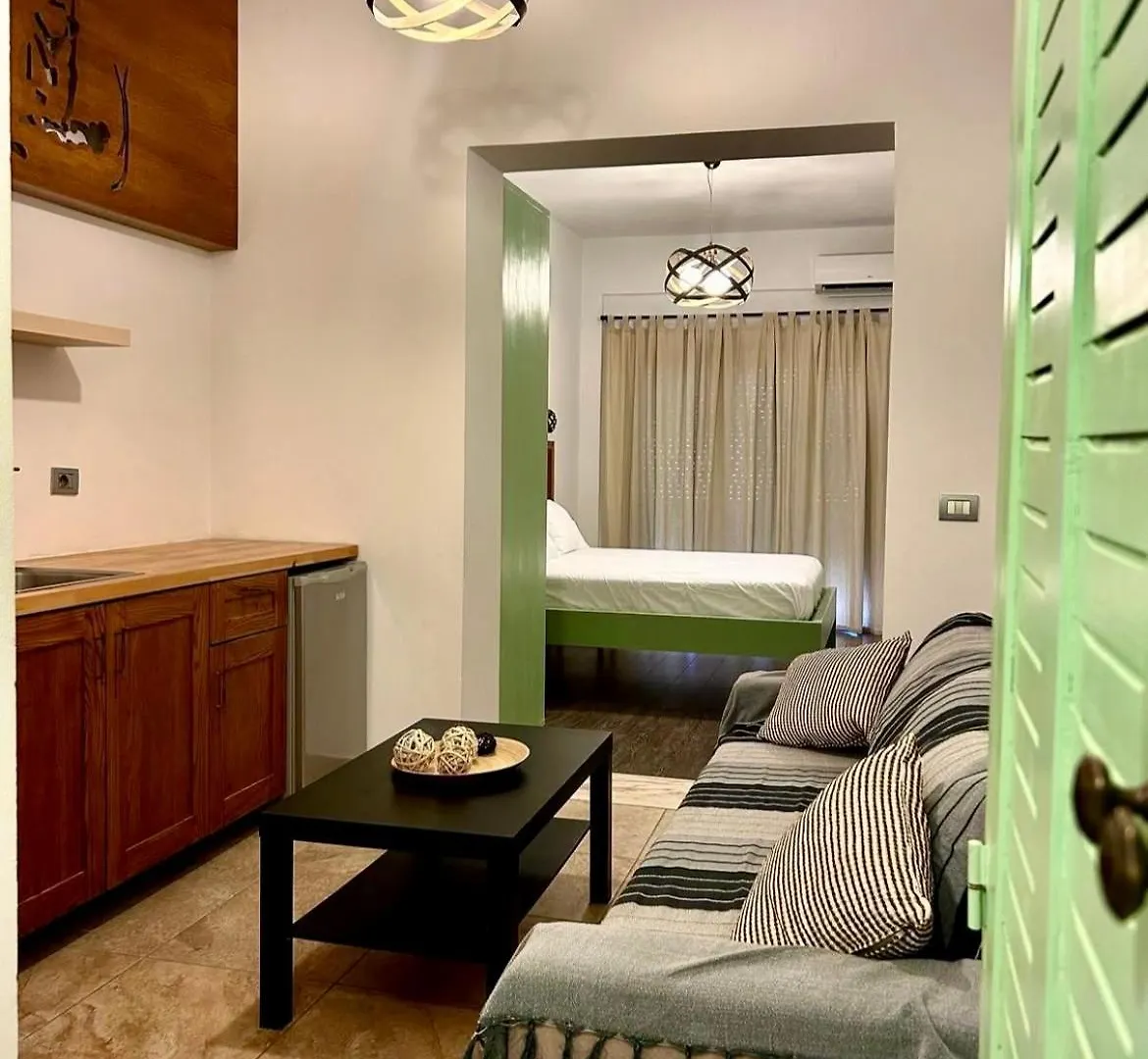 Guesthouse 1932 Himare Bed & Breakfast
