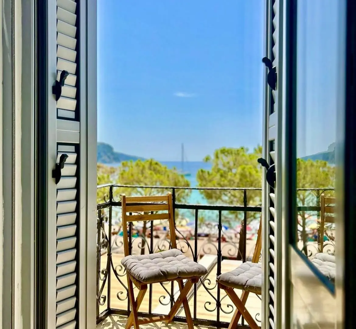 Guesthouse 1932 Himare Bed & Breakfast