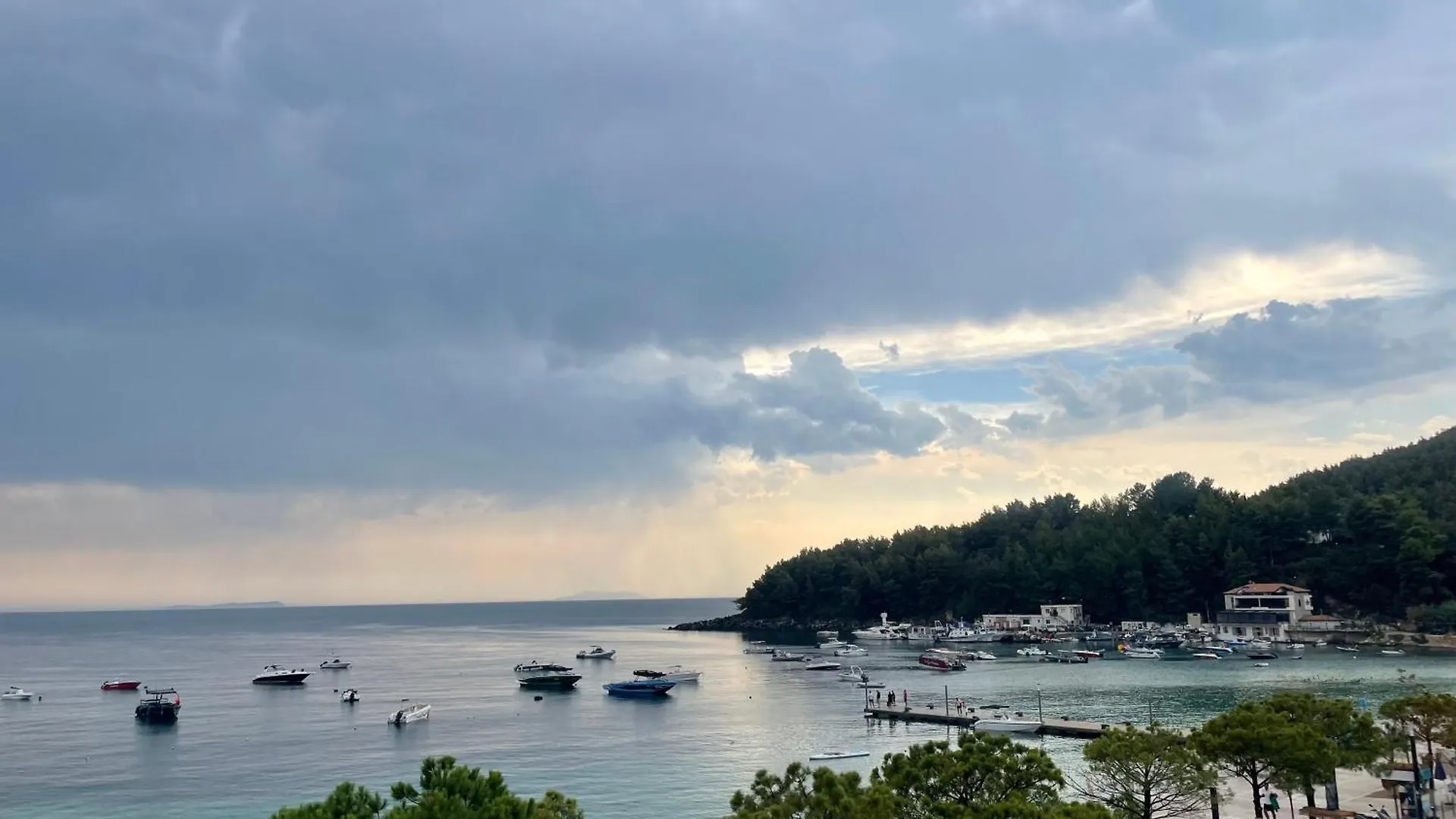 Guesthouse 1932 Himare