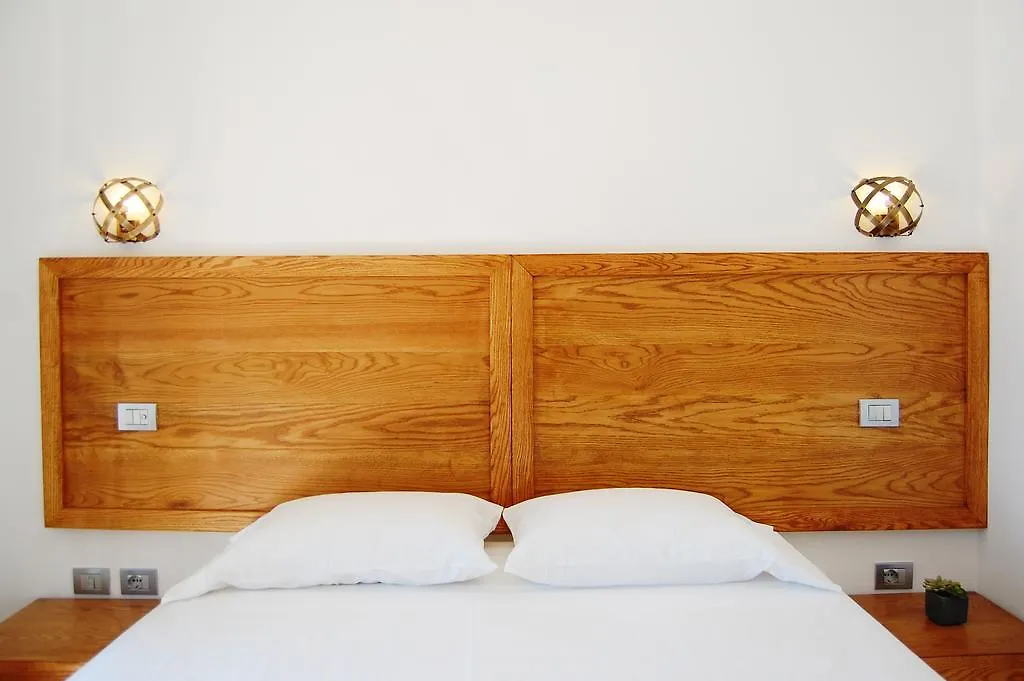 Guesthouse 1932 Himare Bed & Breakfast